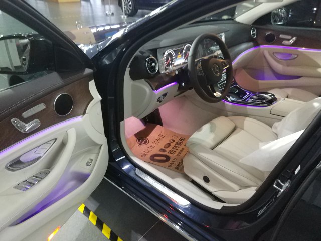 【图】奔驰E200L 17款 四驱 宝石蓝45.98万