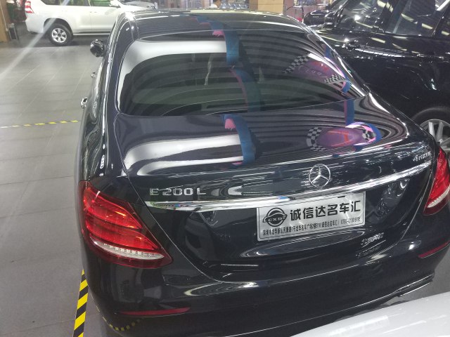【图】奔驰E200L 17款 四驱 宝石蓝45.98万