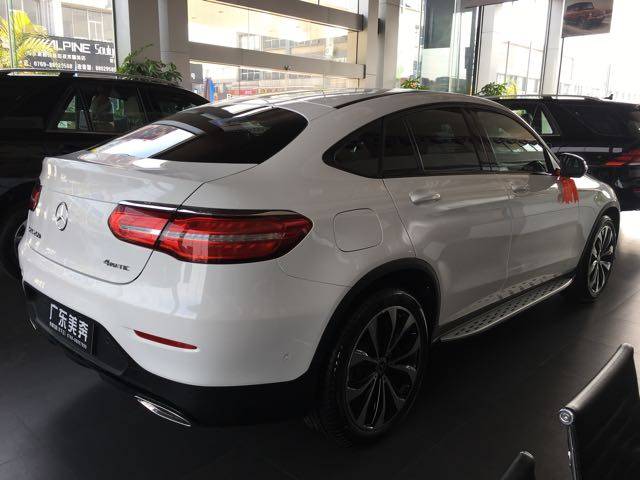 【图】奔驰GLC260 17款 轿跑SUV 北极白53.