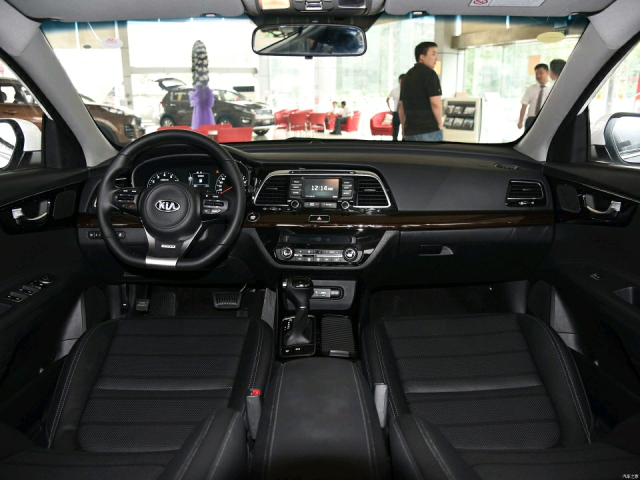 起亚K4限时特惠 跑滴滴利器