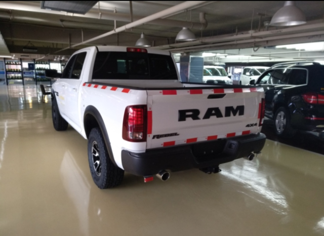 天津嘉鸿浩润平行进口汽车贸易有限公司滨海店