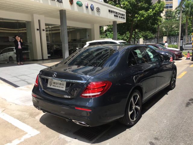 奔驰e200 17款 运动