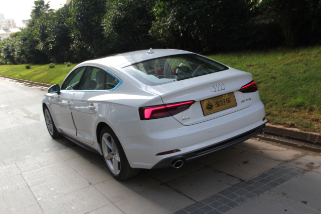 奥迪a5 17款 五门 40 时尚