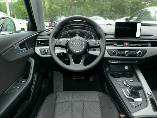 奥迪a4l 19款 40 进取 国vi