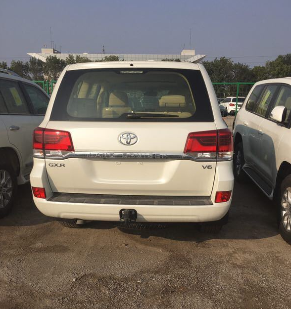 【图】兰德酷路泽4000 17款 gxr 两气 遥启倒影 津港现车/优惠电议63.