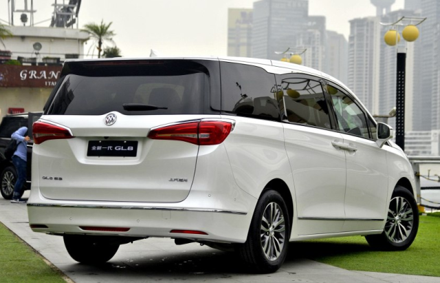 【图】别克gl8 17款 28t 旗舰 珍珠白38.