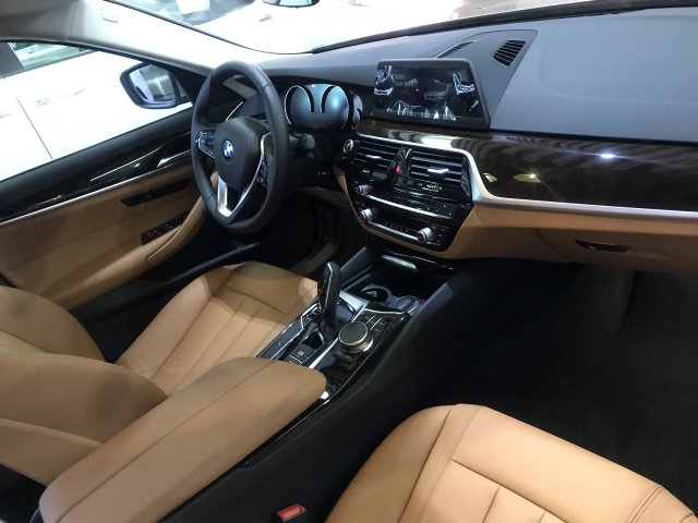 宝马528li 18款 上市特别