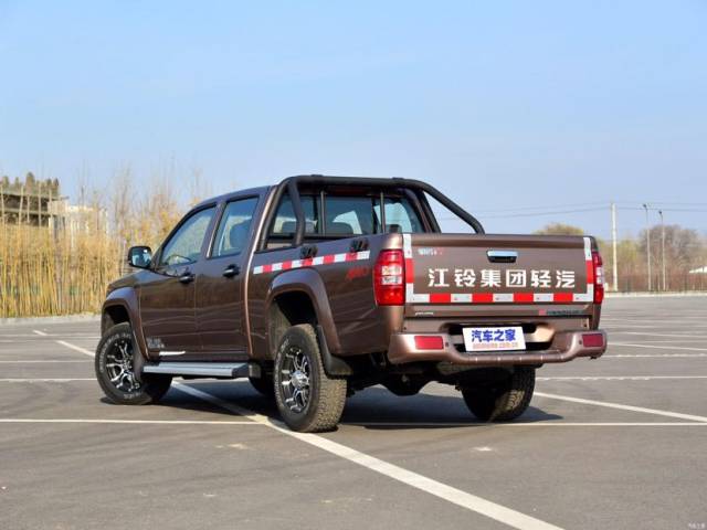 骐铃t7 18款 2.8t plus两驱豪华加长轴距je493zlq5d