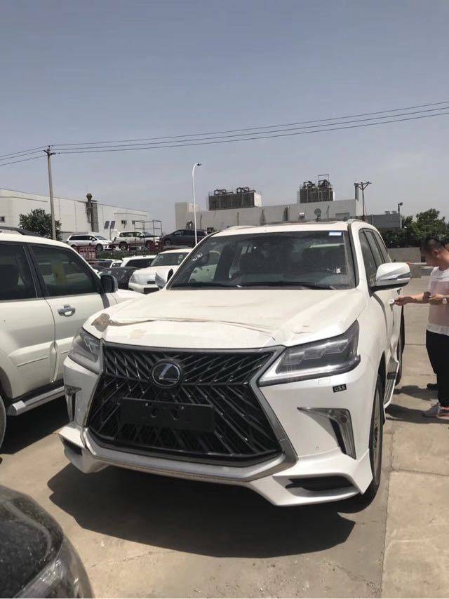 雷克萨斯lx570 17款 八座 sport plus