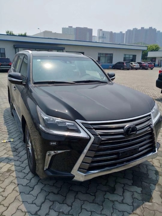 雷克萨斯lx570 18款 八座 sport plus