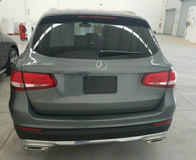 奔驰glc300 18款 越野 19轮 无天窗