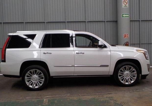 凯雷德 17款 短轴 platinum铂金