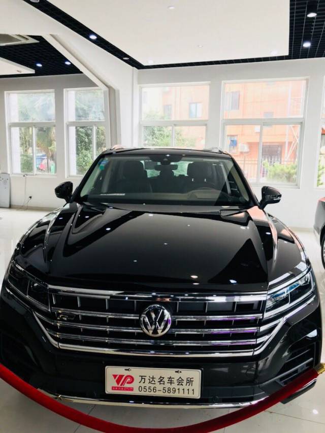 2019 进口.大众 途锐 3.0tsi  (深邃棕)  指导价:72.68w