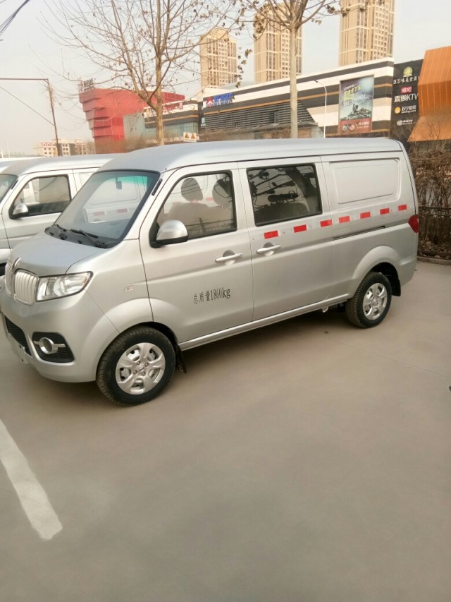 五座封闭货车舒适版1.3排量