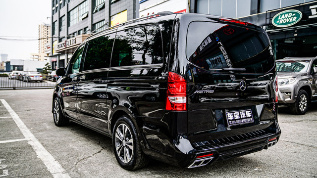 奔驰v260 18款 amg 运动