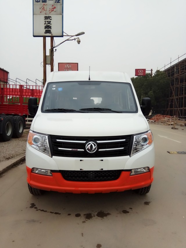 东风御风斗式工程车