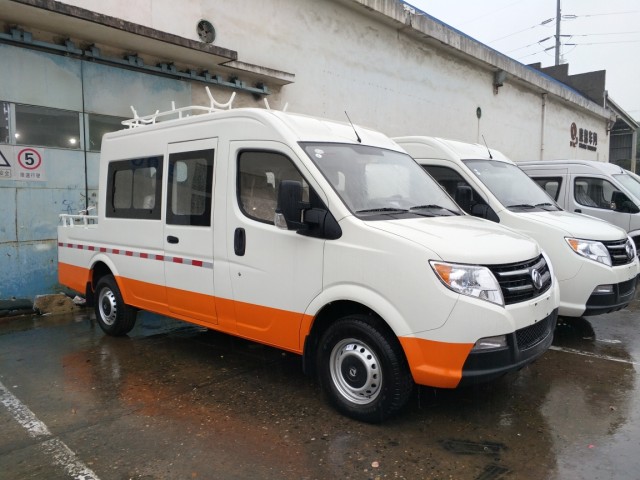 东风御风斗式工程车