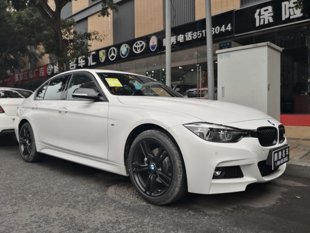 宝马320i 19款 m运动曜夜