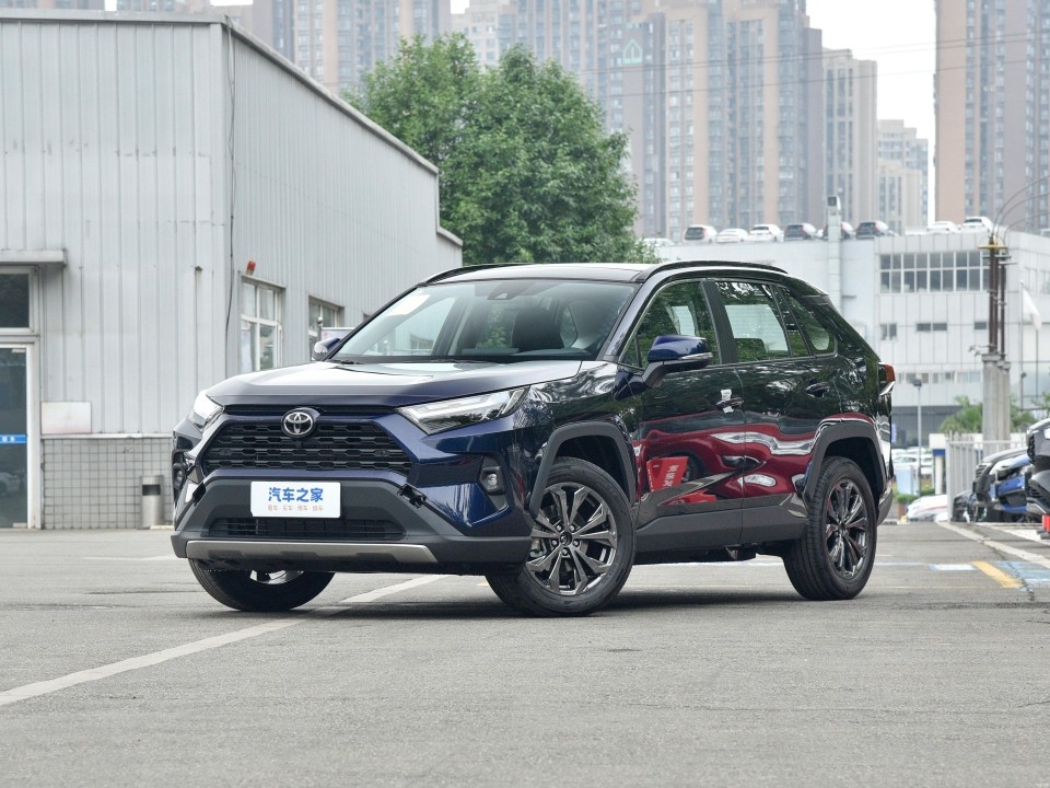 RAV4荣放 23款 2.0L CVT两驱风尚Plus